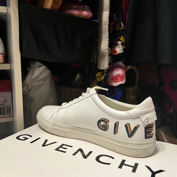 Givenchy Sneakers - Size 40.5 - Picture 1 of 1